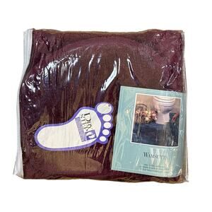 Vintage NWT Wamsutta Wall to Wall bath Carpet dry step 5’x6’ burgundy never used